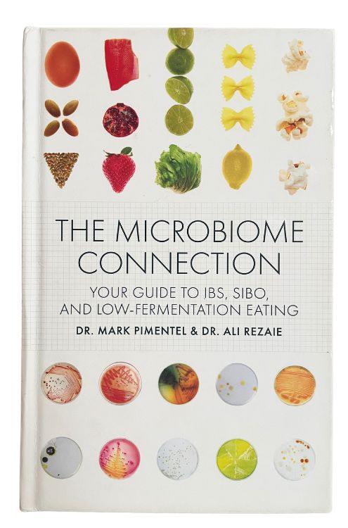 Hier sieht man das Buch The Microbiome Connection - Buch von Dr. Mark Pimentel und Dr. Ali Rezaie zum Thema IBS, SIBO und Low-Fermentation eating.